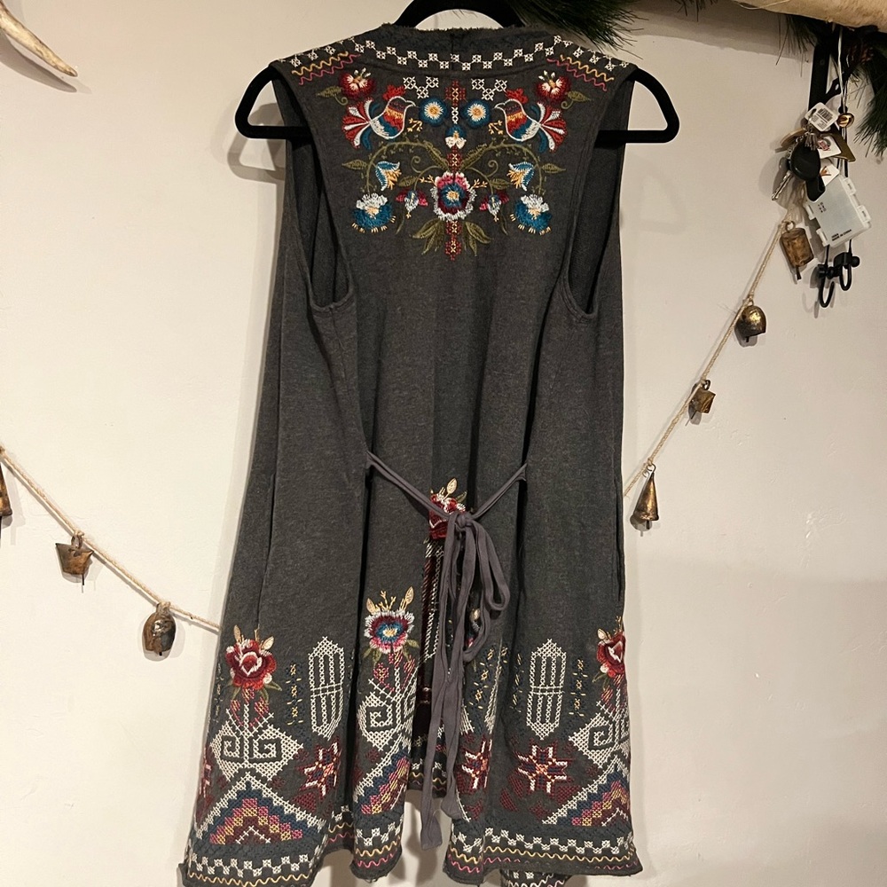 Johnny Was Embroidered Cotton vest. Womens Small